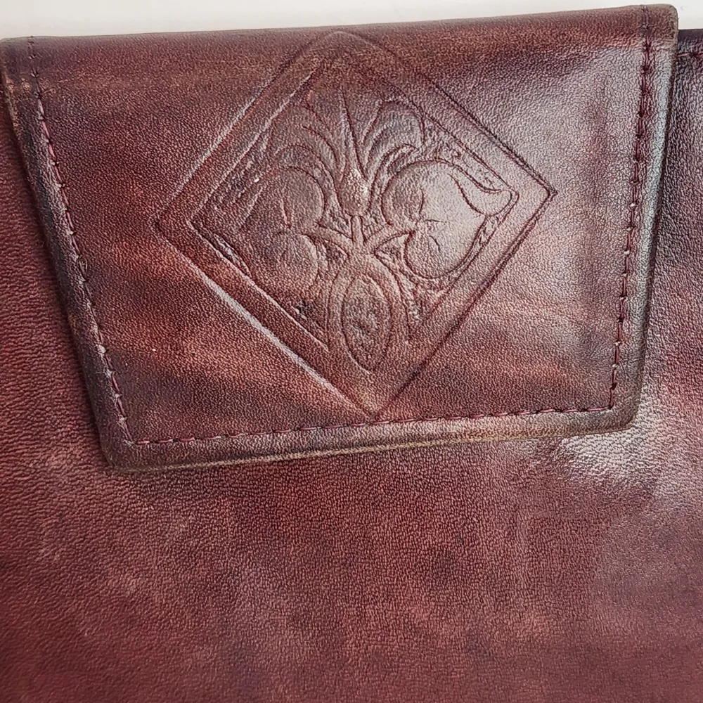 Vintage 1970's Amity Cowhide Woman’s Billfold Wallet Oxblood Red Brown Leather - Picture 2 of 10